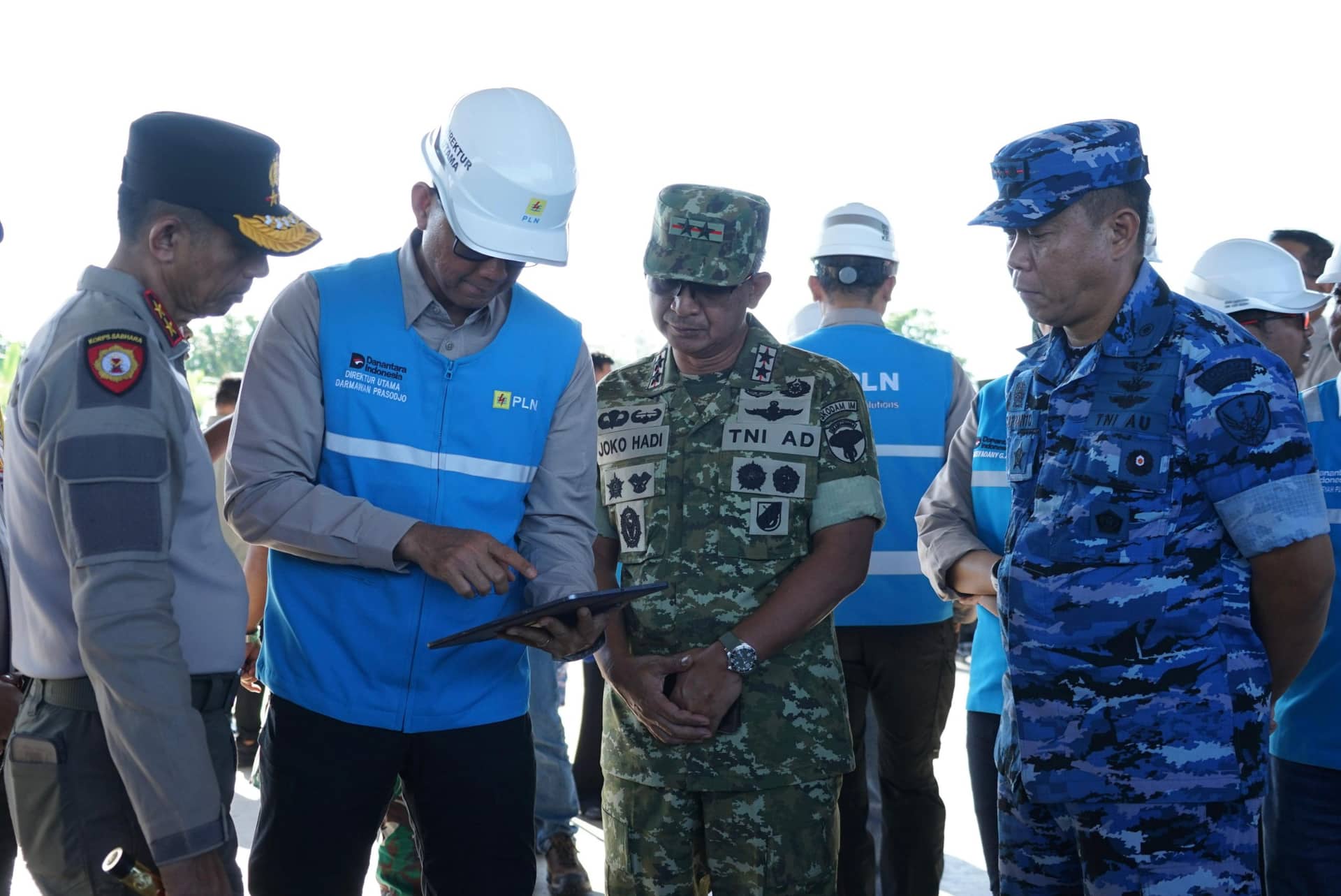 Ilustrasi berita BERITA UTAMA: Kolaborasi Lintas Instansi, PLN Kebut Pemulihan Kelistrikan Aceh