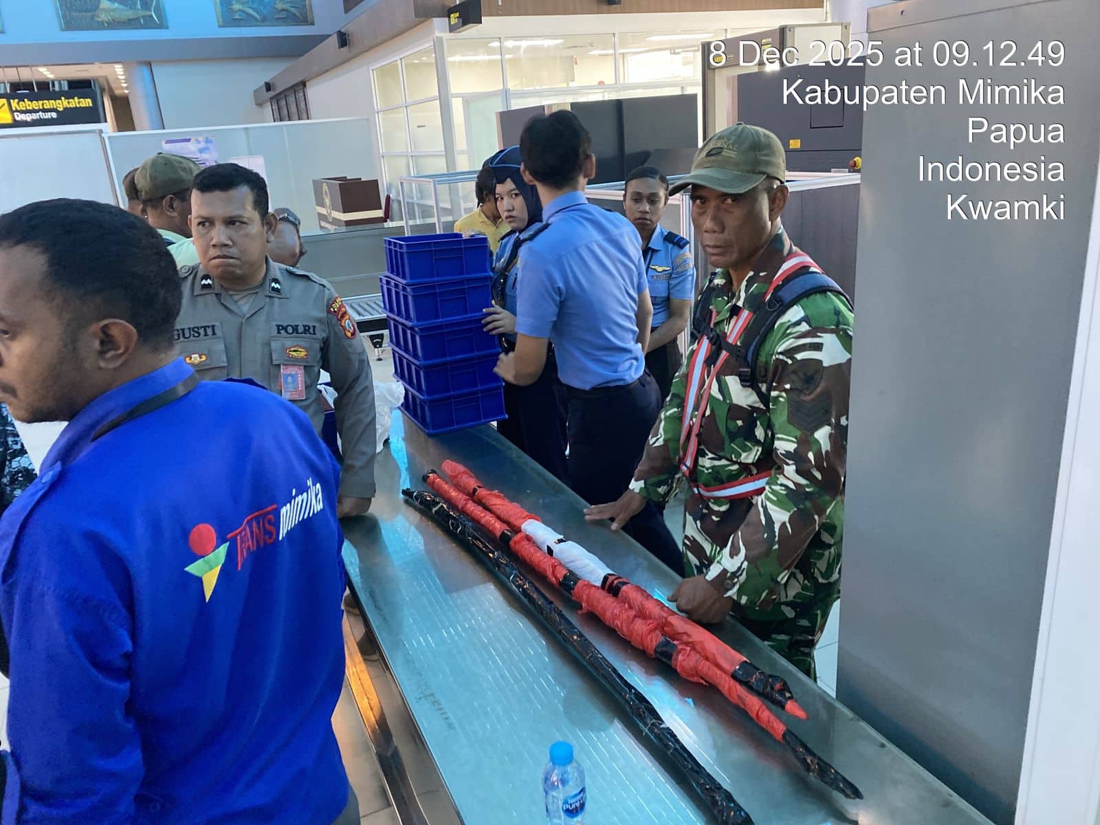 Ilustrasi berita Mimika: Polres Mimika Amankan Busur dan Anak Panah Milik Penumpang di Bandara Mozes Kilangin Timika