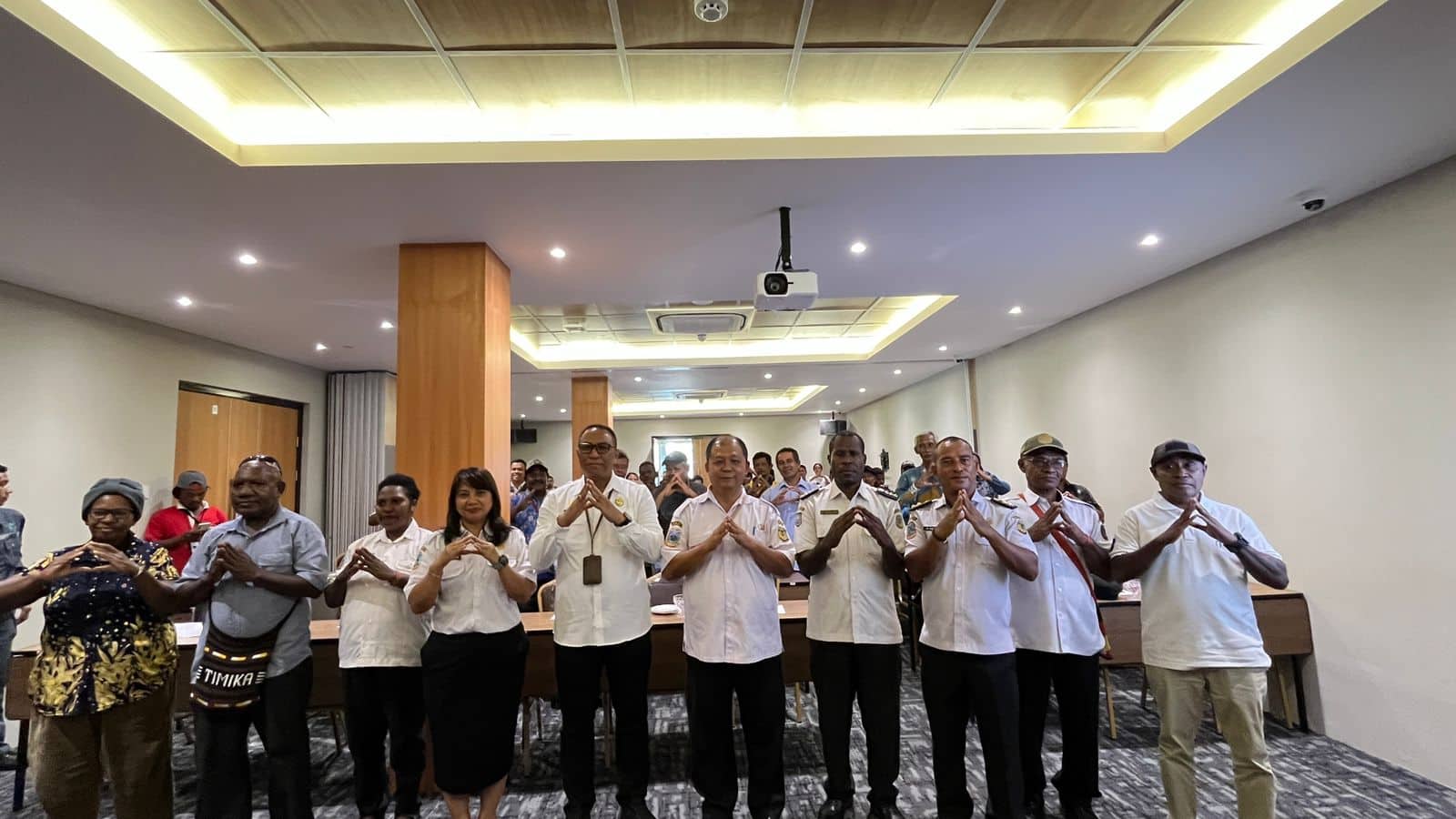 Ilustrasi berita Mimika: Dinas Perikanan Mimika Launching Aplikasi “Si Cantik Mimika”, Dorong Digitalisasi Pembudidaya Ikan