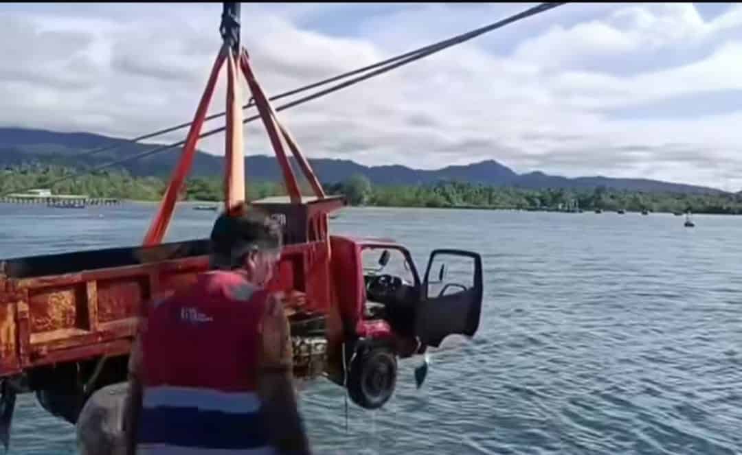 Ilustrasi berita BERITA UTAMA: Truk yang Jatuh ke Laut di Dermaga Samabusa Nabire Berhasil Diangkat, Satu Korban Belum Ditemukan