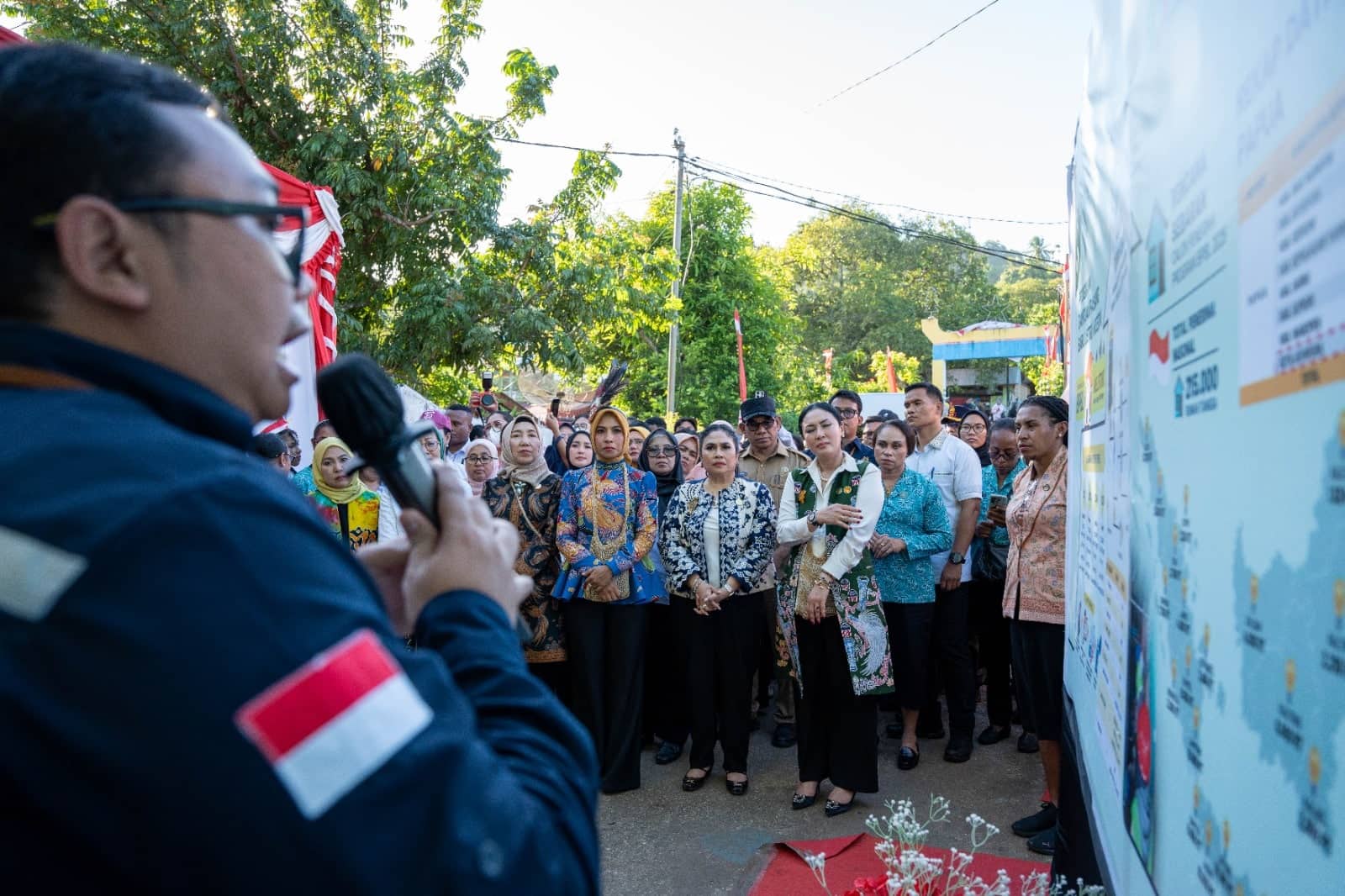 Ilustrasi berita BERITA UTAMA: Dua Ribu Rumah Tangga di Papua Terima Sambungan Listrik Gratis dari Pemerintah dan PLN