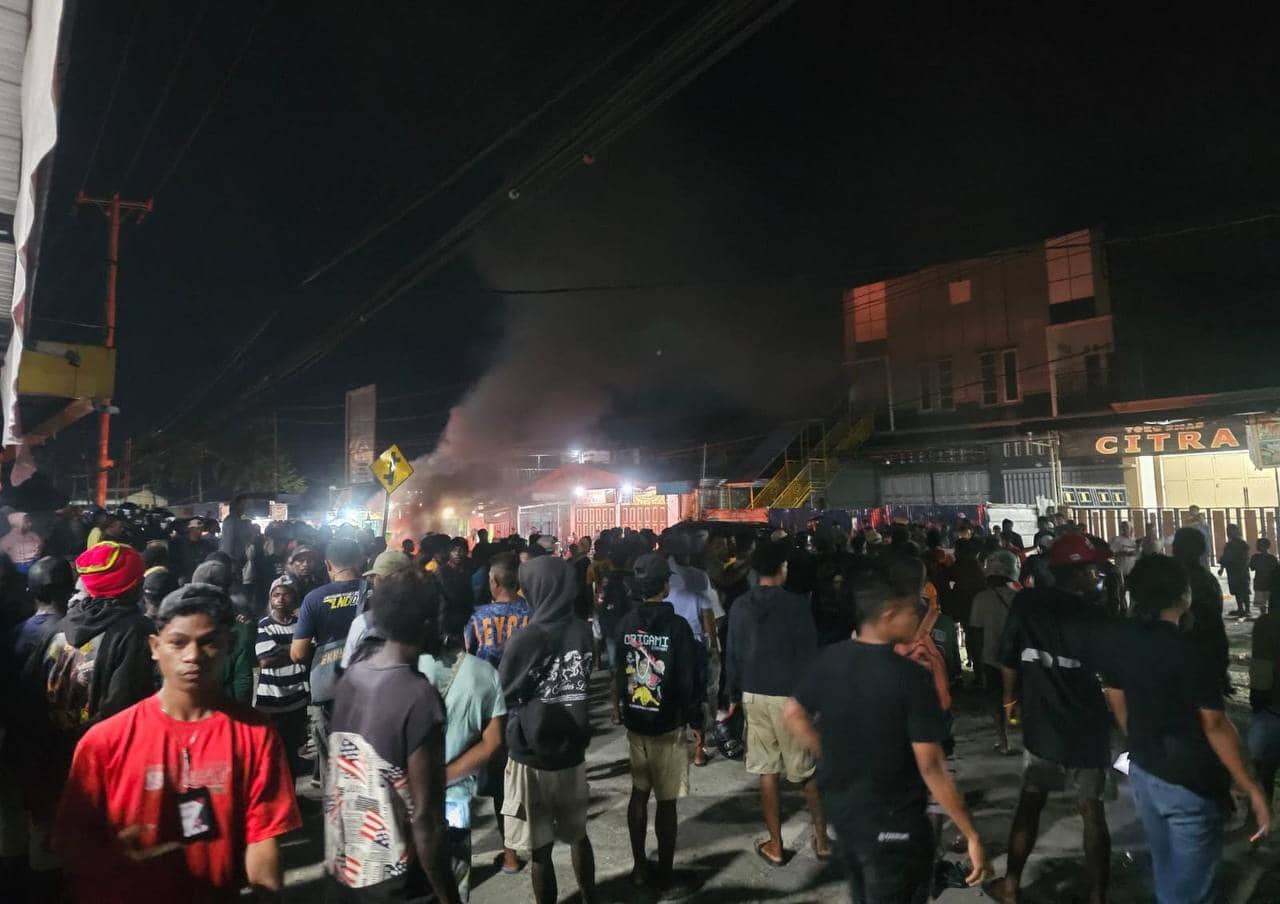 Ilustrasi berita Mimika: Dua Orang Terluka, Satu Terkena Peluru Karet Dalam Kericuhan Pendulang di Jalan Ahmad Yani Timika