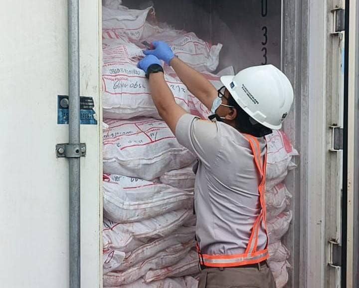 Ilustrasi berita Nasional: 14 Ton Daging Ayam Asal Surabaya Tak Layak Konsumsi Ditemukan di Jayapura