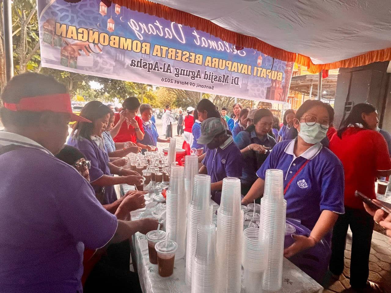 Ilustrasi berita Papua: Wanita Katolik Sentani Buka Puasa Bersama Umat Muslim di Masjid Al Aqsha