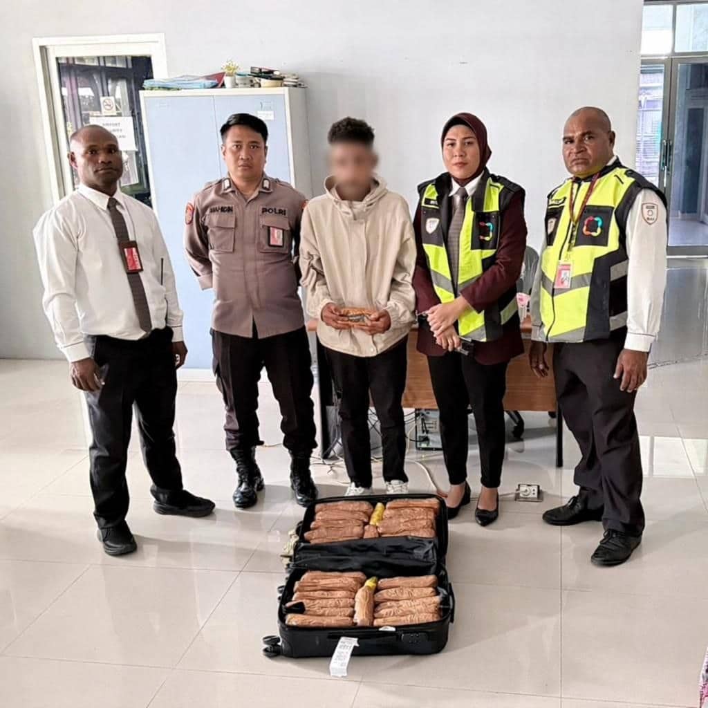Ilustrasi berita Opini: Petugas Avsec Bandara Sentani Gagalkan Penyelundupan 7 Kg Ganja Lewat Pesawat Lion Air Tujuan Biak
