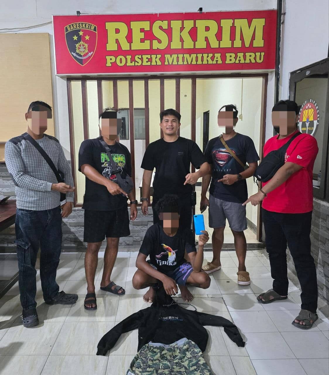 Ilustrasi berita Mimika: Demi Pesta Miras, Frans Nekat Satroni Kios di Jalan Maleo Timika, Berhasil Diringkus Polsek Miru