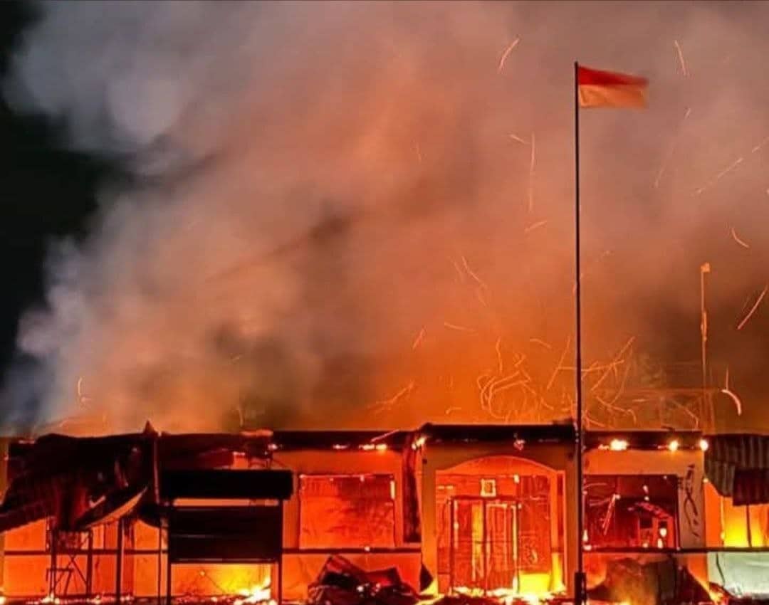 Ilustrasi berita Papua: Selasa Dinihari Tadi, Kantor Inspektorat Yahukimo Diduga Dibakar OTK