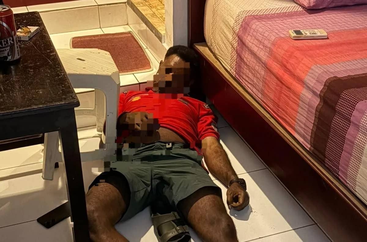 Jenazah pria berinisial NNB saat ditemukan meninggal dunia di kamar penginapan.