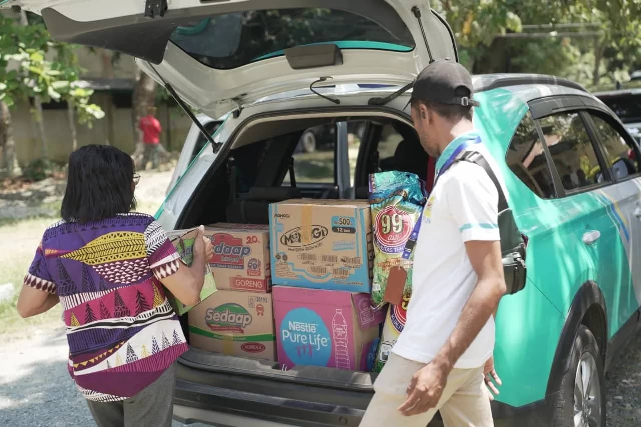 Penyaluran bantuan logistik oleh Perokris PLN UIW Papua dan Papua Barat kepada Panti Asuhan Kerahiman Hawai Sentani. Bantuan berupa bahan pokok dan kebutuhan harian diharapkan dapat membantu memenuhi kebutuhan operasional panti serta meringankan beban anak-anak asuh dan pengelola pascakebakaran.