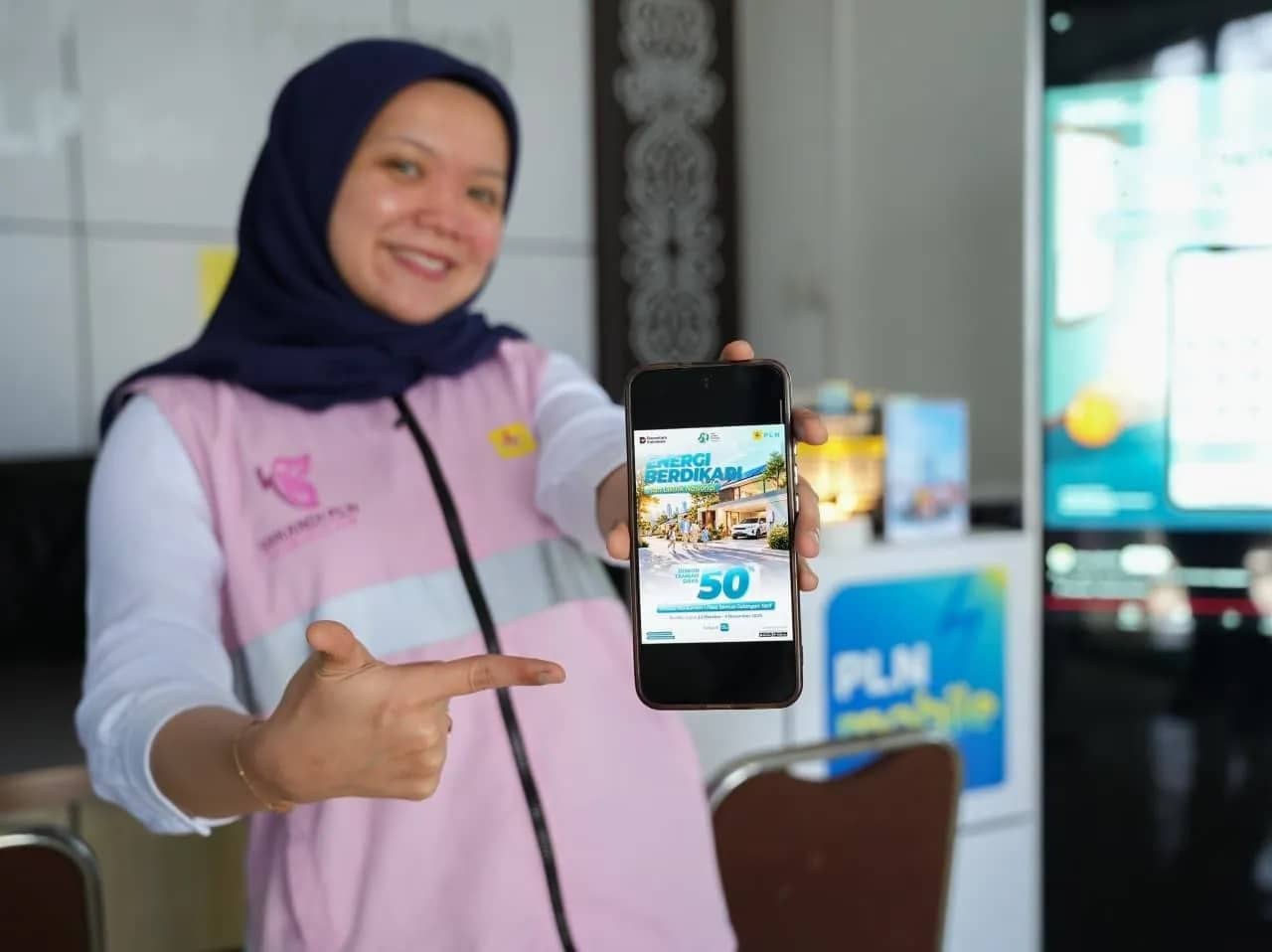 PLN menghadirkan promo Energi Berdikari berupa diskon biaya tambah daya listrik sebesar 50 persen dalam rangka memperingati Hari Listrik Nasional (HLN) ke-81, yang berlaku pada 22 Oktober hingga 4 November 2026 melalui aplikasi PLN Mobile
