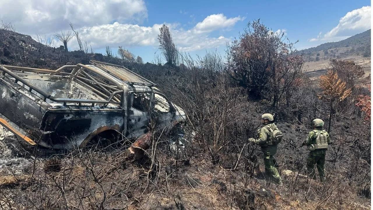 Tampak mobil korban hangus terbakar