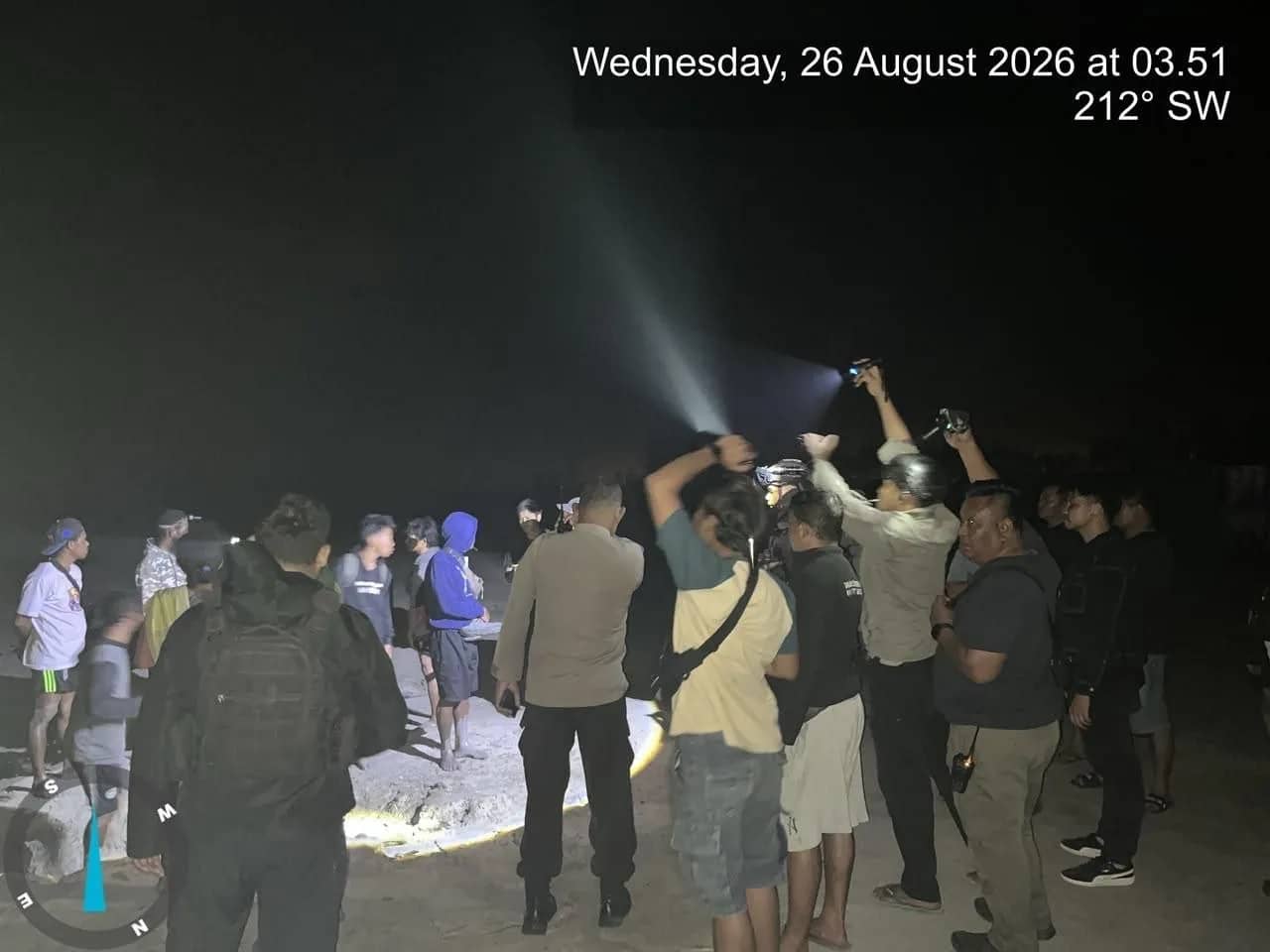 Ilustrasi berita Mimika: Cegah Bentrok, Polres Mimika Evakuasi 200 Pendulang dari Mile 21 Pasca Penganiayaan
