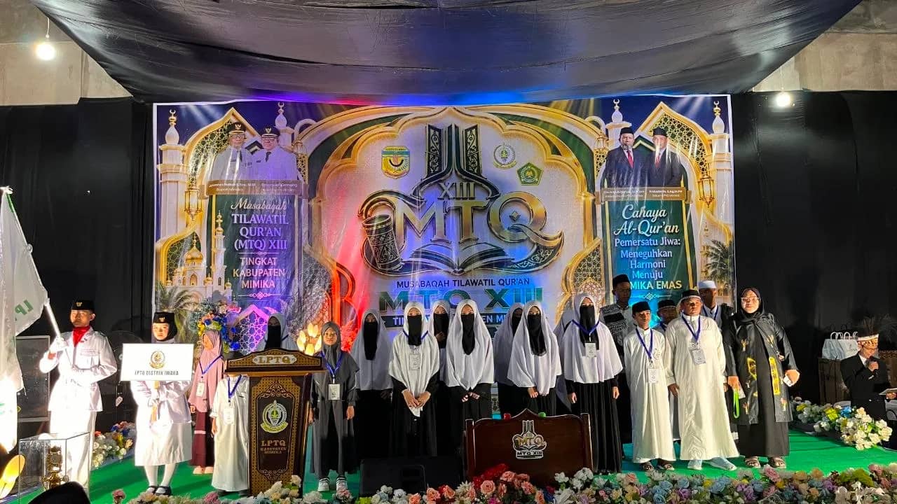 Foto bersama usai pembukaan resmi MTQ XIII Kabupaten Mimika di Masjid Baiturrahman SP4, Distrik Wania.