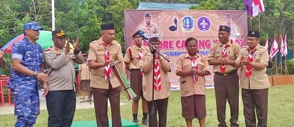 Upacara Pembukaan Jambore XI Tahun 2026 Kwartir Cabang Pramuka Kabupaten Jayapura berlangsung di Lapangan Upacara SMP Negeri 2 Sentani pada Kamis, 12 Februari 2026. Kegiatan tersebut dibuka oleh Bupati Jayapura yang diwakili oleh Asisten II Setda Kabupaten Jayapura, Dr. Abdul Rahman Basri, S.Sos., M.KP.