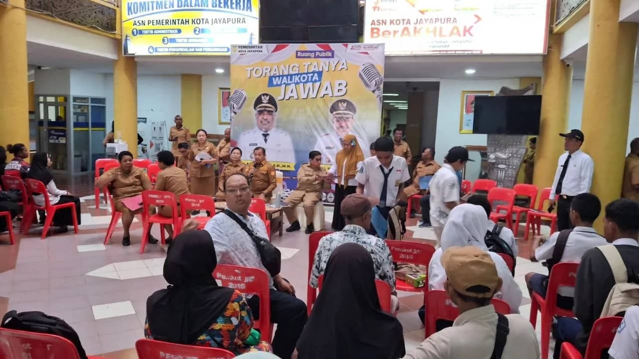 Suasana kegiatan Ruang Publik "Torang Tanya, Wali Kota Jawab" di Kota Jayapura