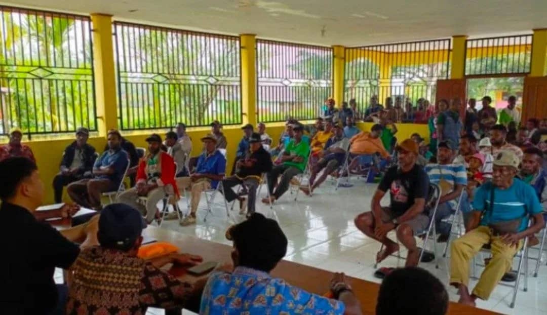 Suasana pembentukan Pokja Kampung Muare Distrik Mimika Timur, Jumat (10/7/2026).