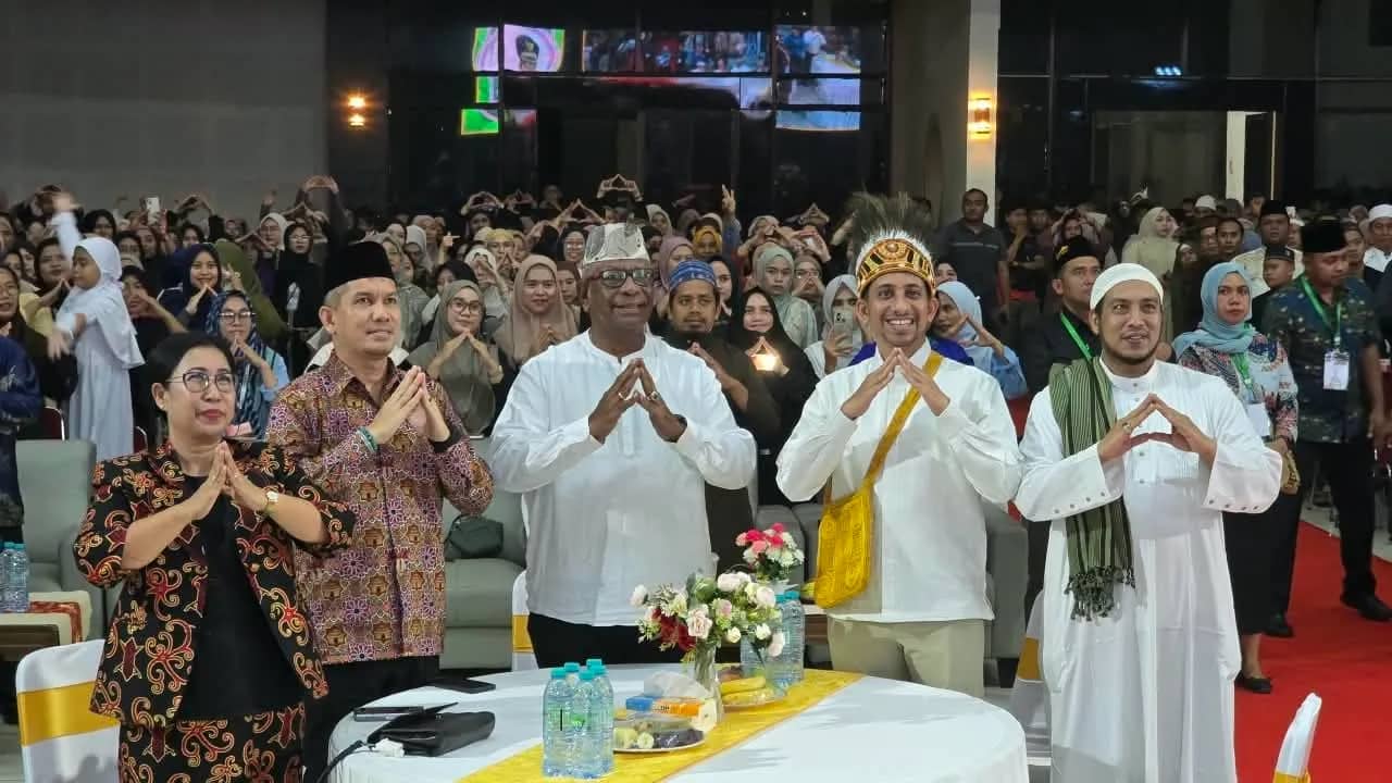 Foto bersama sebelum kegiatan tabliq akbar