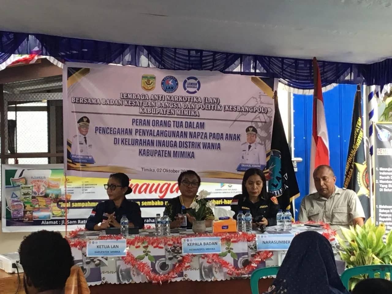 Sosialisasi pencegahan penyalahgunaan narkoba di Kelurahan Inauga, Distrik Wania, Jumat (2/10).