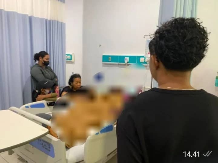 Korban saat mendapatkan perawatan medis di RSUD Mimika.