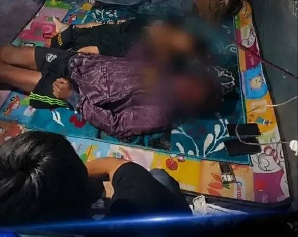 Jasad PK (50) bersama anaknya LK yang ditemukan meninggal dunia berdampingan, Rabu (15/7).