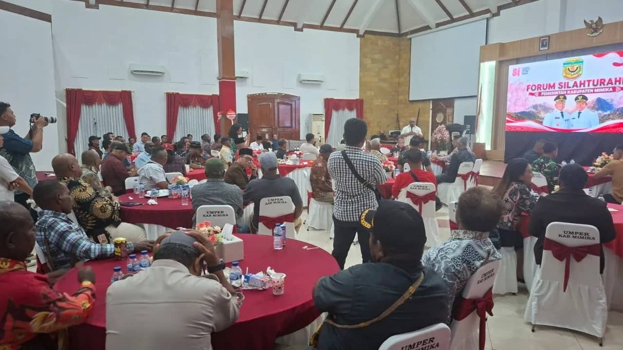 Suasana saat jamuan makan malam bersama.