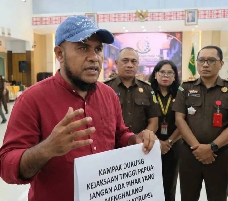 Kampak Papua meminta semua pihak menghormati dan tidak menghalangi proses hukum yang dilakukan Kejati Papua dalam mengusut dugaan korupsi.
