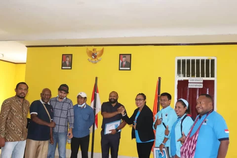 Foto bersama Gelora dan Bawaslu Mimika