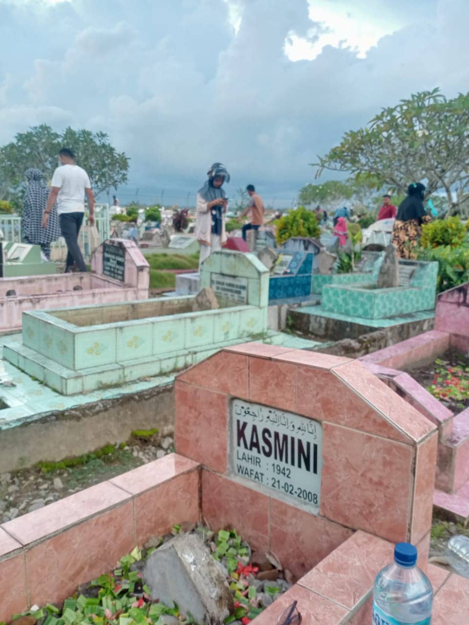 Ziarah makam memasuki bulan ramadhan di timika