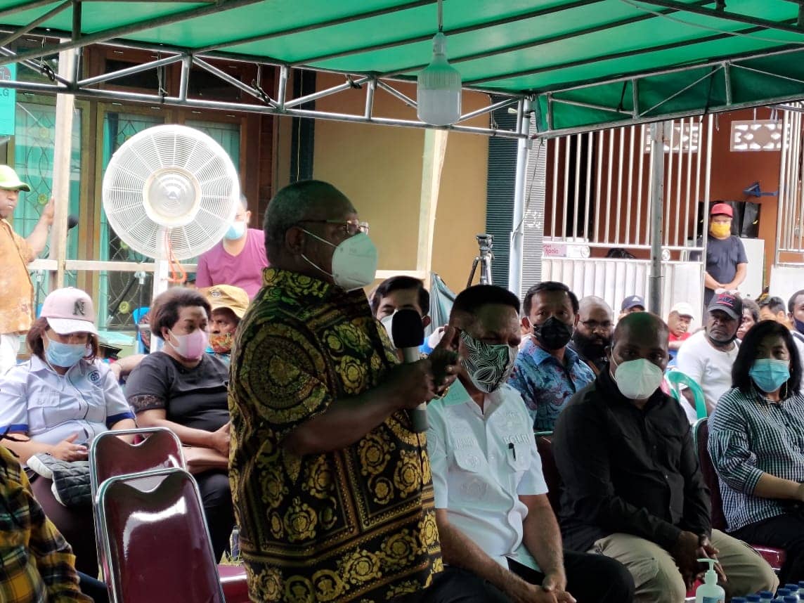 Bupati Mimika Eltinus Omaleng