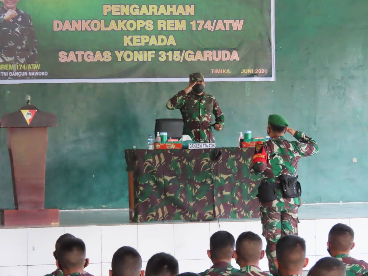 Danrem dan pasukan Yonif 315/Garuda
