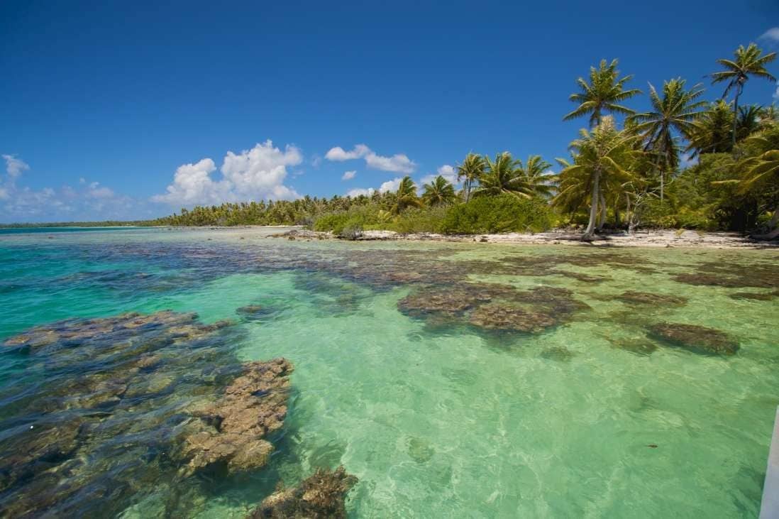 Pantai Pulau Ahe