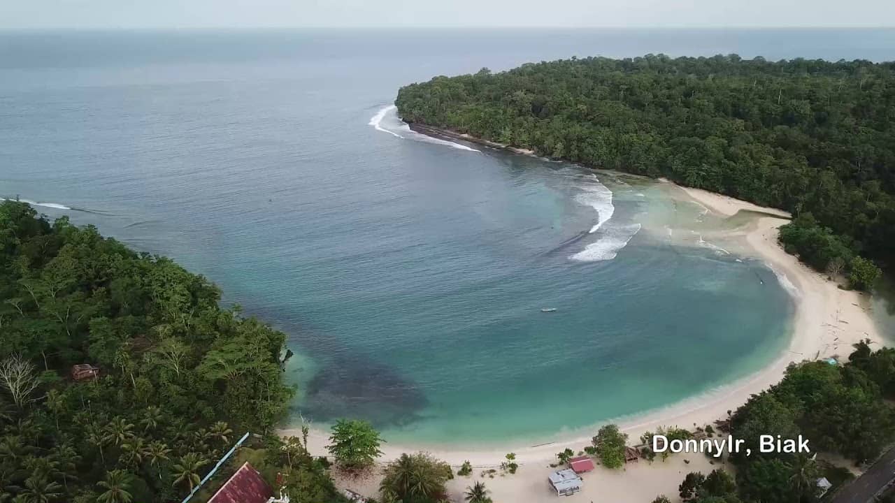 pantai wari biak