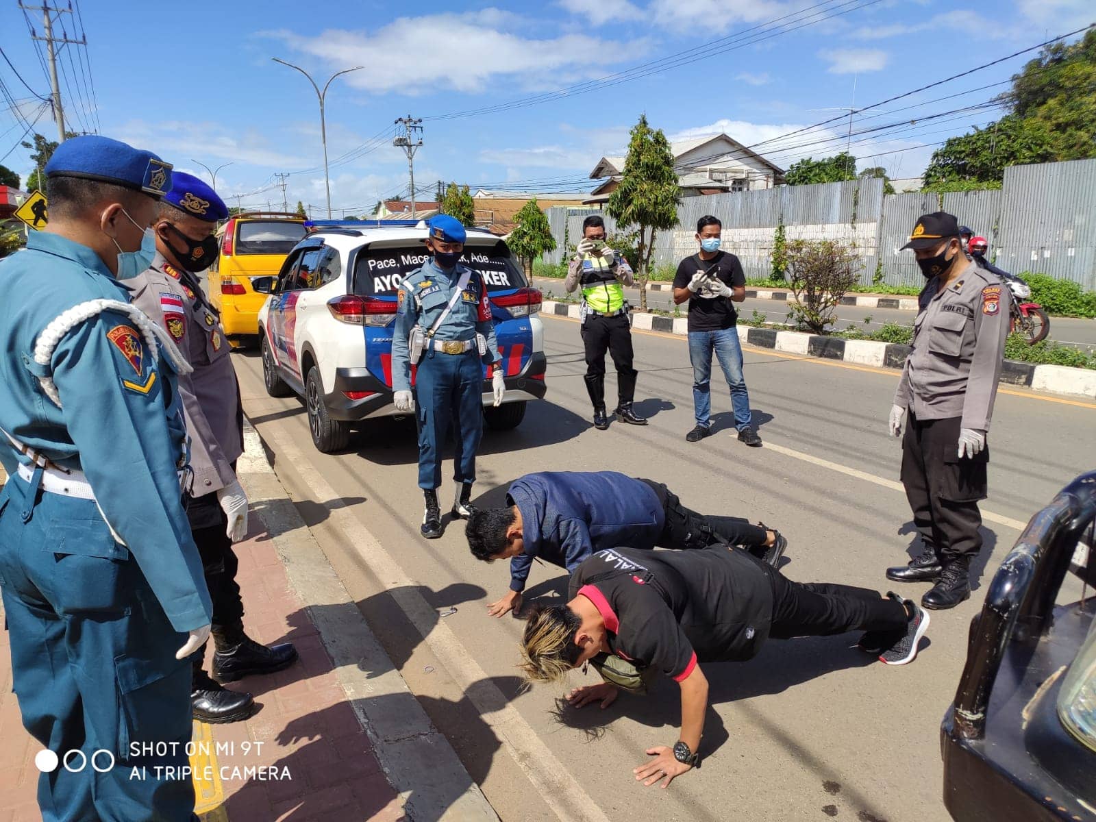 Hukuman Push Up kepada Pelangga Prokes