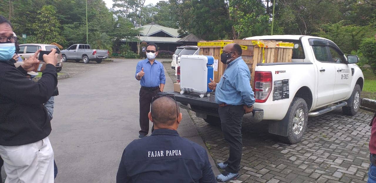 Penyerahan bantuan oksigen konsetrator dari PTFI untuk RSMM