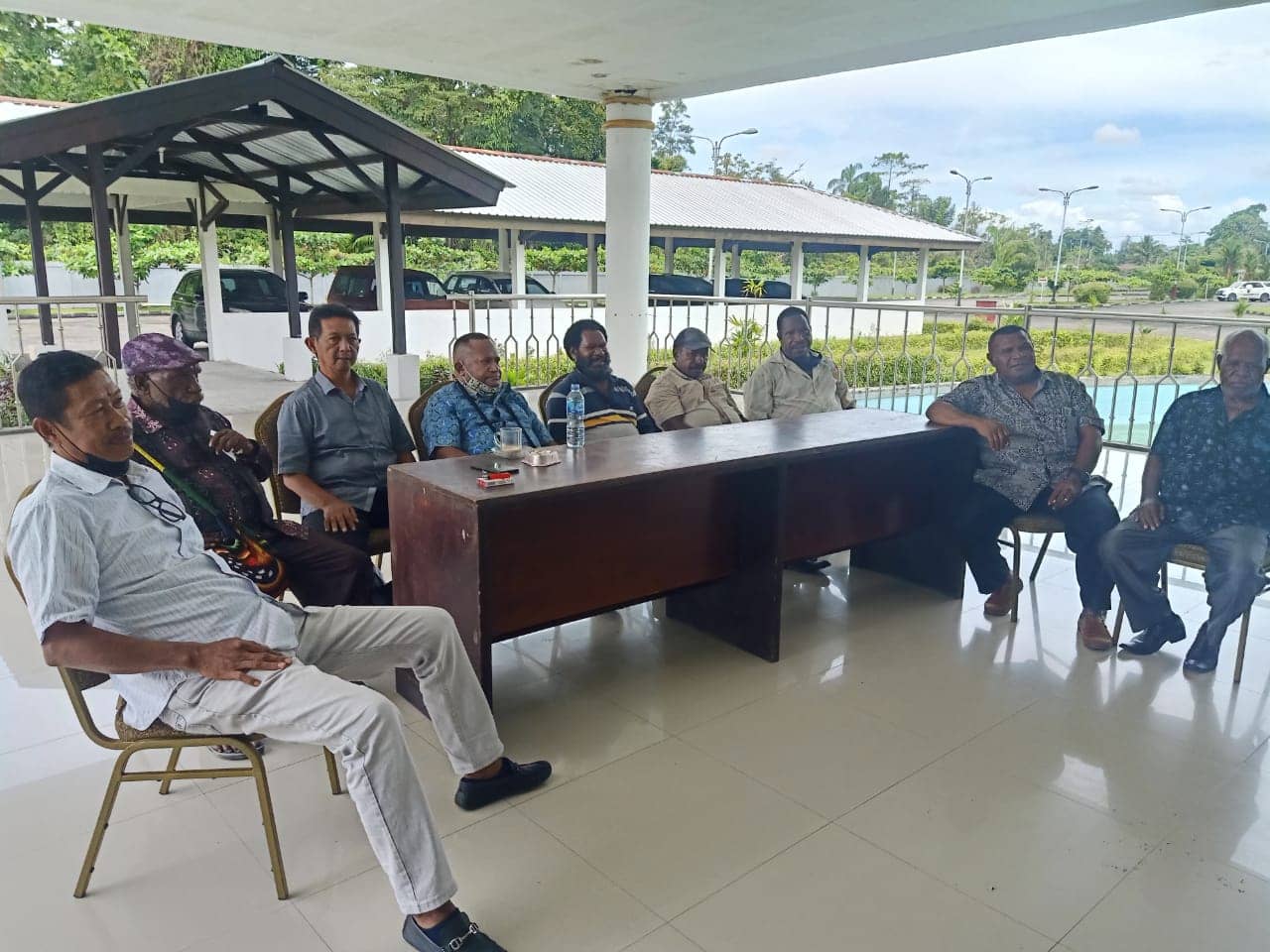 DPRD Mimika periode 2014-2019 tetap mendatangi kantor DPRD Mimika. Foto Selasa (24/8)