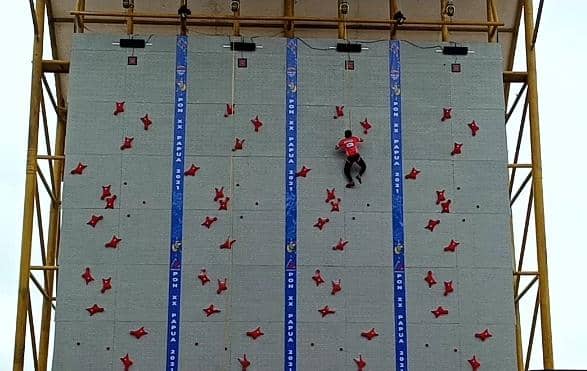 Babak Final Speed World Record Perorangan, Climber Veddriq Leonardo berhasil mencatatkan waktu atas lawannya. (Foto: HumasPPM/Jefri)