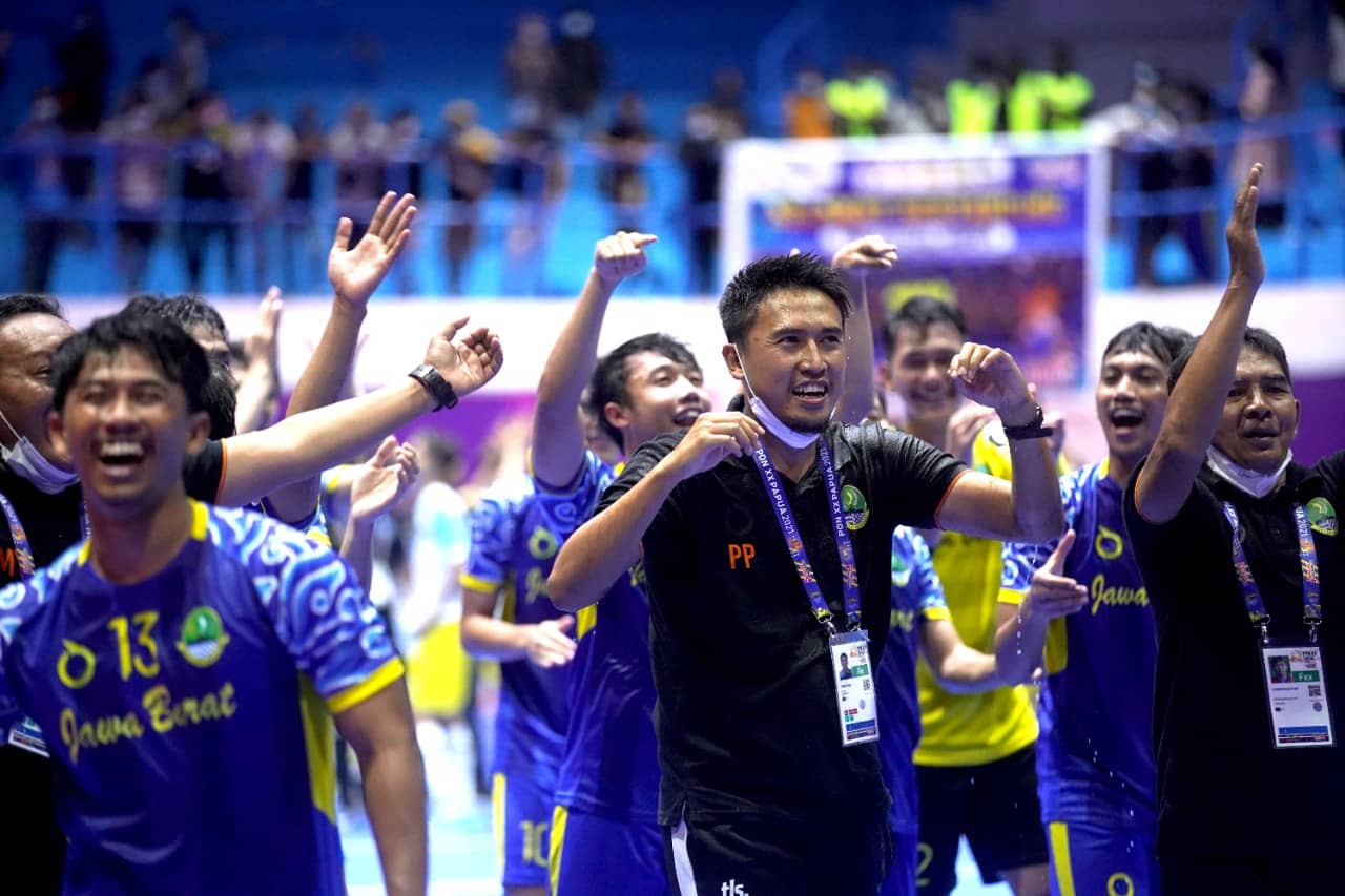 Pemain Jawa Barat bergembira usai menghajar NTB 1-0.