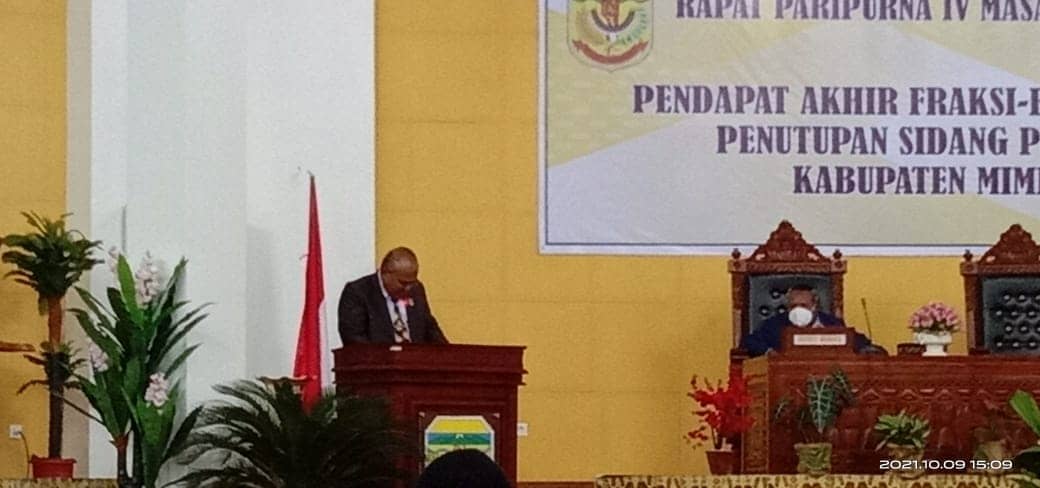 Rapat paripurna pendapat akhir APBD P Kabupaten Mimika TA 2021.