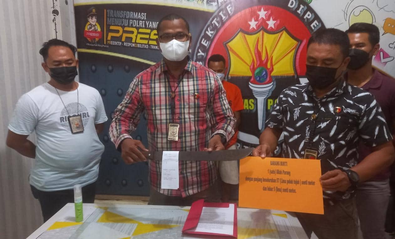 Konferensi Pers terkait Penangkapan Pelaku Penganiayaan, DG di Ruang Humas Polres Merauke. (foto istimewa)