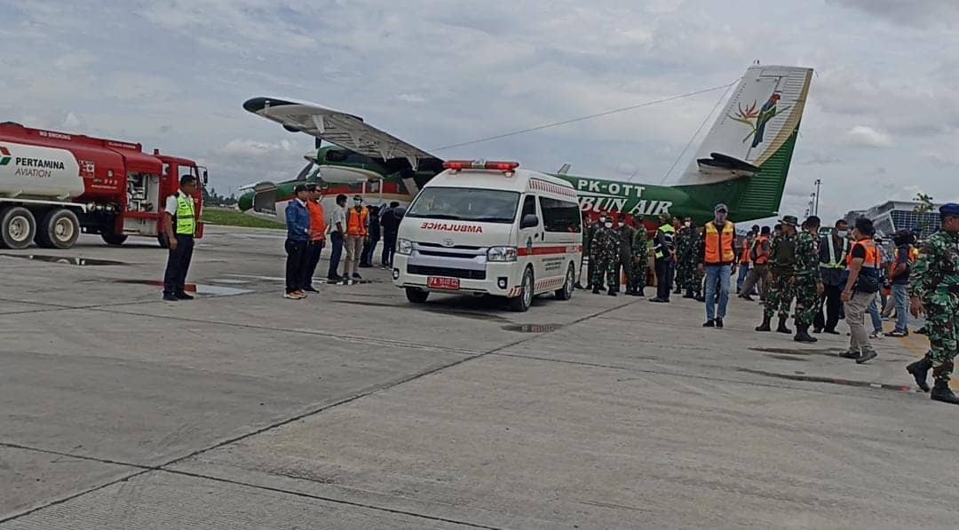 Korban pesawat Smart Air dievakuasi dari Ilaga.