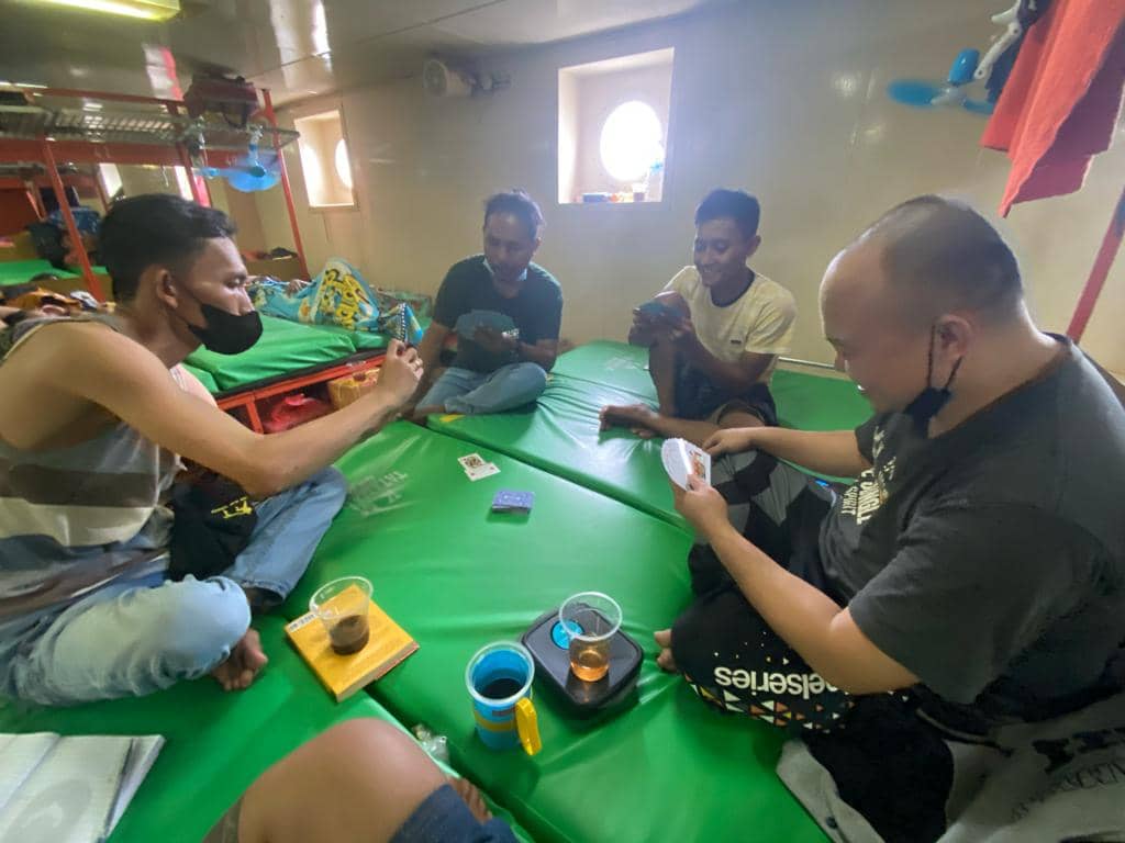 Keseruan krew fajarpapua.com di dek 4 KM Tatamailau.