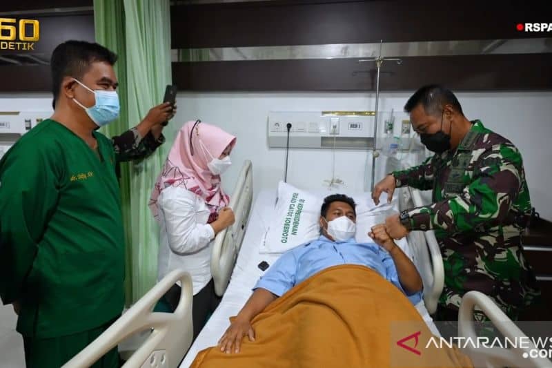 Ilustrasi tangkapan layar Kasad Jenderal TNI Andika Perkasa menyemangati prajurit usai tertembak KKB dan dirawat di RSPAD Gatot Soebroto Jakarta.