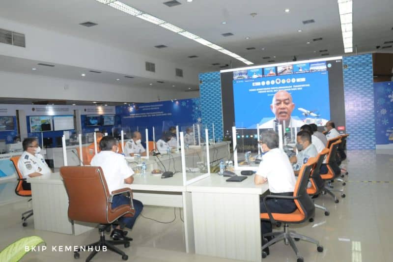Sekretaris Jenderal Djoko Sasono saat membuka Posko Monitoring Penyelenggaraan Transportasi di kantor Kemenhub, Jakarta, pada Jumat (17/12).