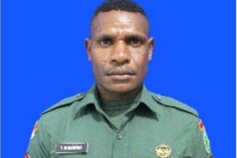 Prada Yotam, anggota Yonif 756/WMS yang bertugas di Kompi C Senggi, Kabupaten Keerom dilaporkan kabur membawa satu pucuk SS1 V1, sejak Jumat (17/12) .