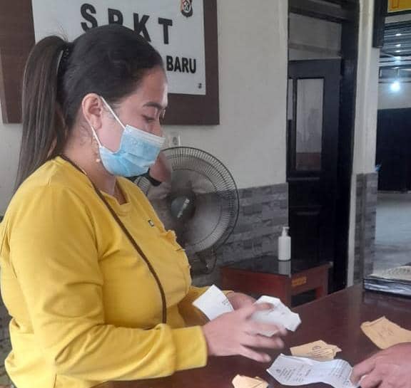 Ami saat melapor di Polsek Miru.