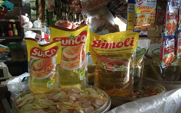 Minyak goreng di Pasar Sentral Timika.