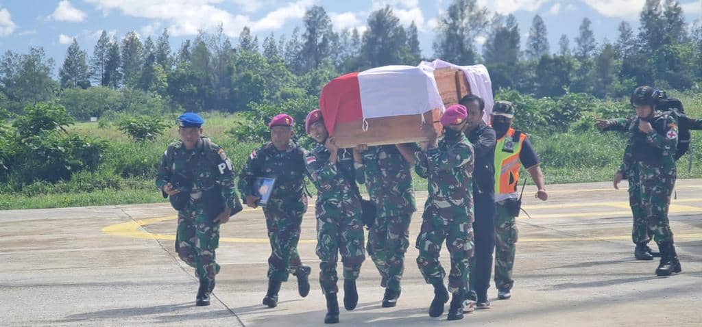 Foto: Para korban dievakuasi ke Timika