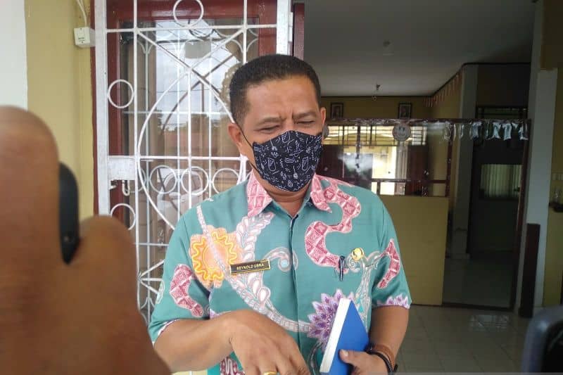 Kepala Dinas Kesehatan Kabupaten Mimika Reynold Ubra