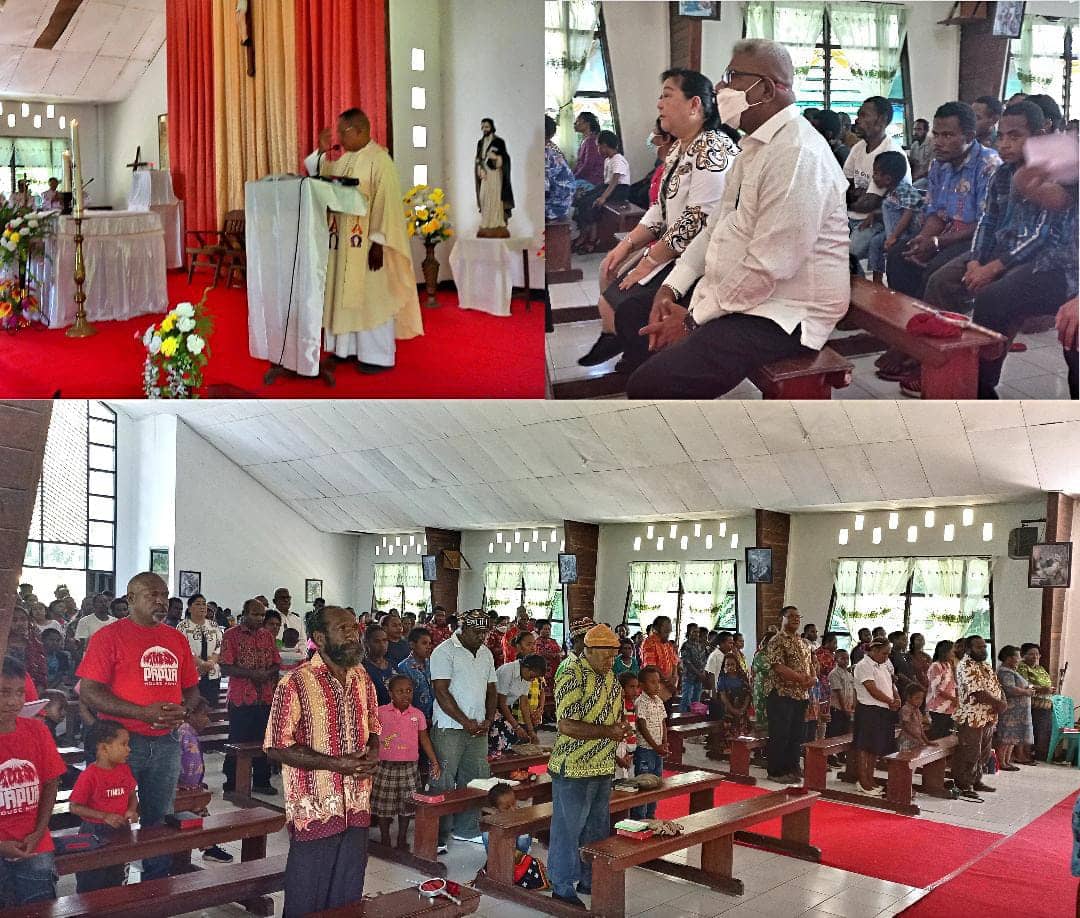 Misa paskah di Kwamki Narama, Minggu (17/4).