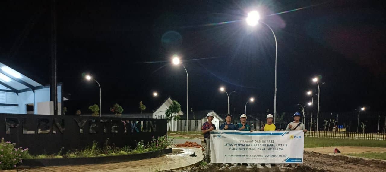 Tampak terang di pos PLBN setelah dialirkan listrik